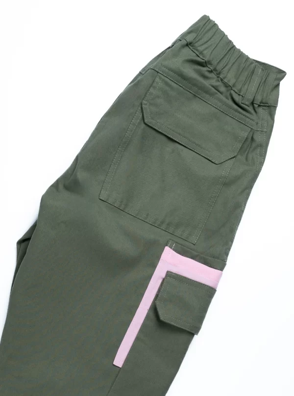 Pantalon Cargo verde hecho por fluir